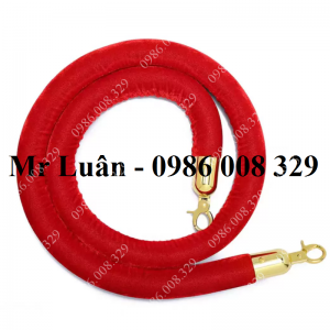 Dây nhung đỏ khóa vàng cột chắn inox