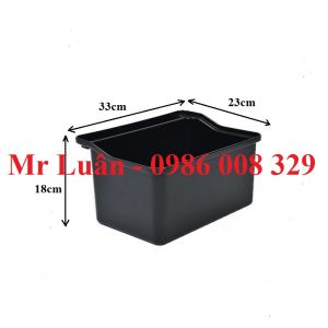 Thùng đen nhỏ gắn hông xe đẩy phục vụ