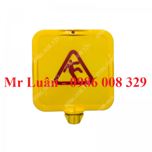 Biển báo cắm trụ nhựa hình chống trơn trượt